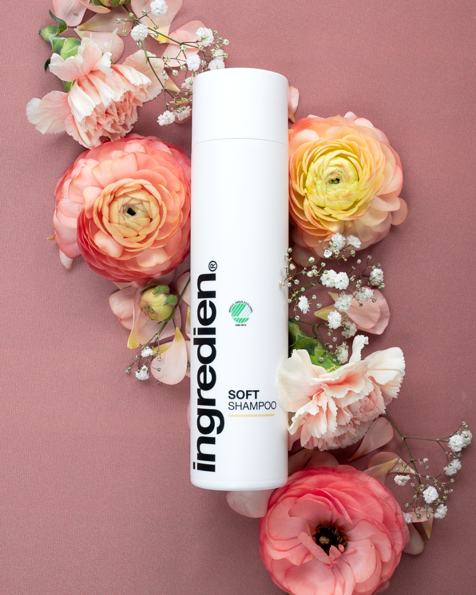 Med ingredien Soft shampoo sikre du en sund hverdagsshampoo uden farlige kemikalier som med sin Svanemærke sørger for en mild og skånsomt hårvask.